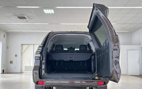 Toyota Land Cruiser Prado 150 рестайлинг 2, 2021 год, 6 180 000 рублей, 22 фотография