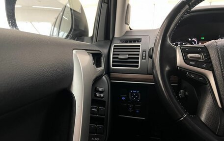 Toyota Land Cruiser Prado 150 рестайлинг 2, 2021 год, 6 180 000 рублей, 26 фотография