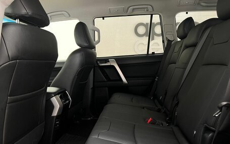 Toyota Land Cruiser Prado 150 рестайлинг 2, 2021 год, 6 180 000 рублей, 35 фотография