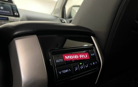 Toyota Land Cruiser Prado 150 рестайлинг 2, 2021 год, 6 180 000 рублей, 25 фотография