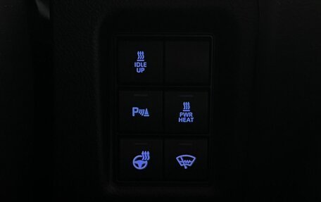 Toyota Land Cruiser Prado 150 рестайлинг 2, 2021 год, 6 180 000 рублей, 40 фотография