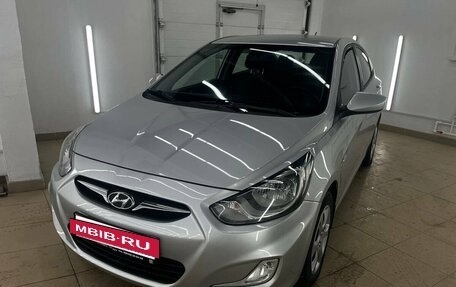 Hyundai Solaris II рестайлинг, 2014 год, 997 000 рублей, 2 фотография