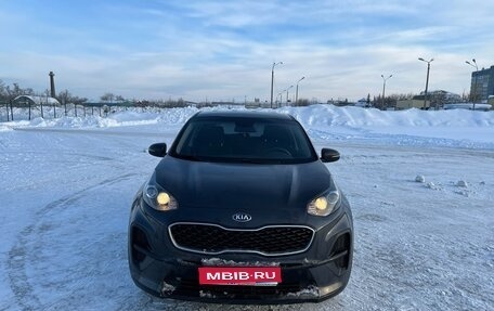KIA Sportage IV рестайлинг, 2020 год, 2 300 000 рублей, 1 фотография