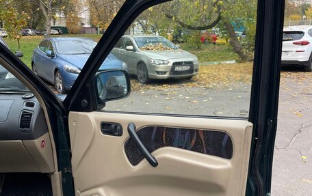 Nissan Terrano II рестайлинг, 2001 год, 650 000 рублей, 12 фотография