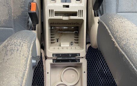 Nissan Terrano II рестайлинг, 2001 год, 650 000 рублей, 21 фотография