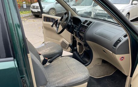 Nissan Terrano II рестайлинг, 2001 год, 650 000 рублей, 22 фотография