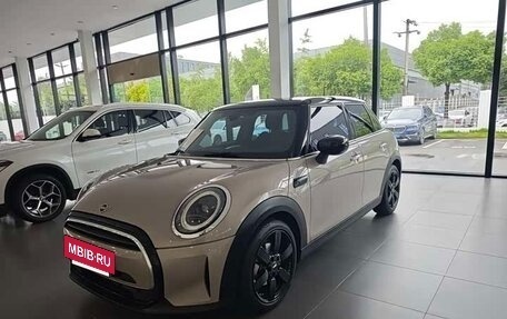 MINI Hatch, 2023 год, 2 195 153 рублей, 13 фотография