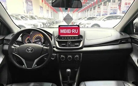 Toyota Yaris XP150 рестайлинг, 2022 год, 1 001 000 рублей, 11 фотография