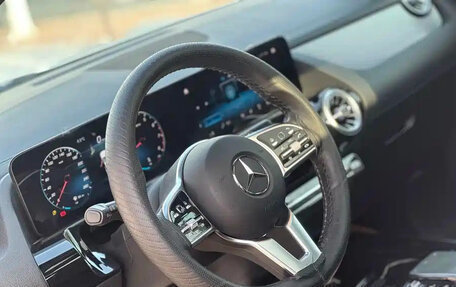 Mercedes-Benz GLA, 2023 год, 2 563 000 рублей, 13 фотография