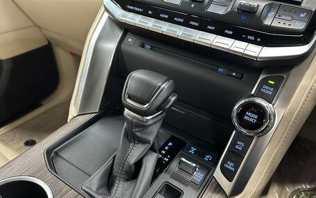 Toyota Land Cruiser, 2022 год, 13 980 586 рублей, 15 фотография