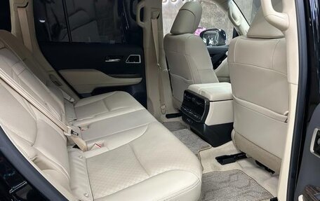 Toyota Land Cruiser, 2022 год, 13 980 586 рублей, 23 фотография