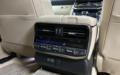 Toyota Land Cruiser, 2022 год, 13 980 586 рублей, 20 фотография