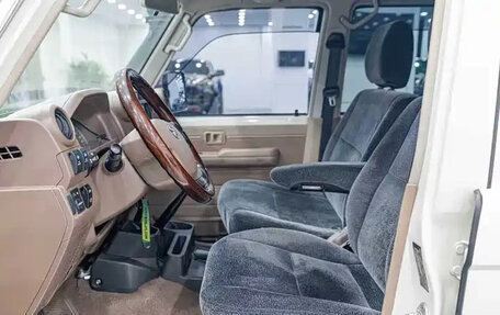 Toyota Land Cruiser 70, 2016 год, 11 350 586 рублей, 11 фотография