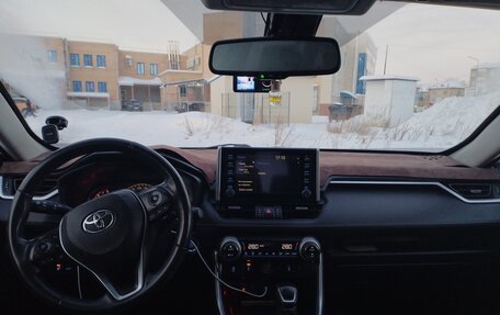 Toyota RAV4, 2021 год, 3 500 000 рублей, 3 фотография