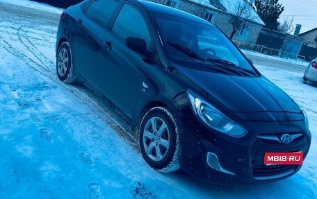 Hyundai Solaris II рестайлинг, 2011 год, 750 000 рублей, 1 фотография