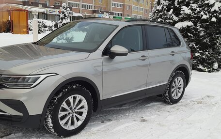 Volkswagen Tiguan II, 2021 год, 3 500 000 рублей, 2 фотография