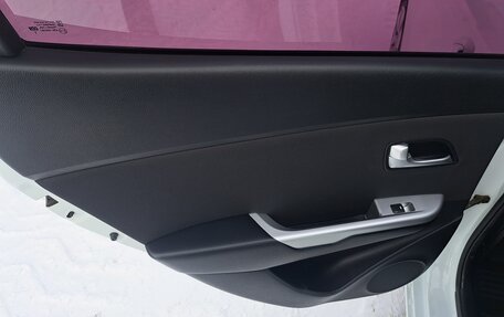 KIA Rio III рестайлинг, 2015 год, 1 119 000 рублей, 27 фотография