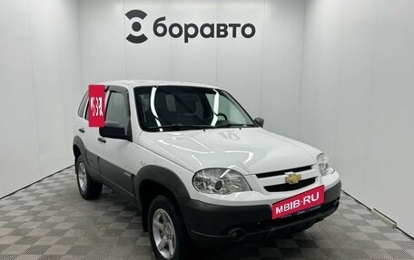 Chevrolet Niva I рестайлинг, 2018 год, 937 500 рублей, 2 фотография