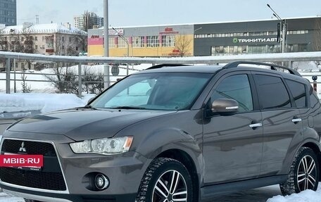 Mitsubishi Outlander III рестайлинг 3, 2011 год, 1 295 000 рублей, 3 фотография