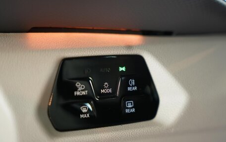 Volkswagen Multivan, 2022 год, 5 895 000 рублей, 21 фотография