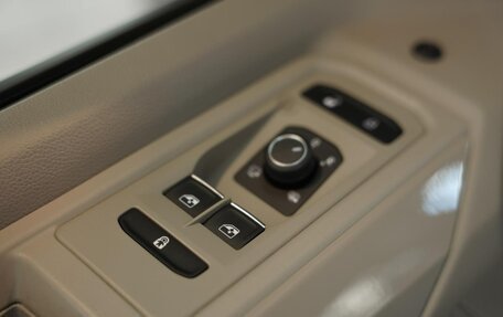 Volkswagen Multivan, 2022 год, 5 895 000 рублей, 19 фотография