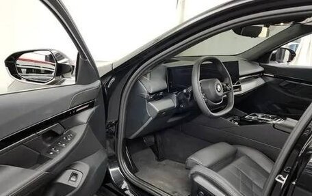 BMW 5 серия, 2024 год, 5 670 000 рублей, 8 фотография