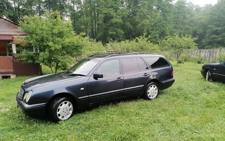 Mercedes-Benz E-Класс, 1997 год, 560 000 рублей, 2 фотография