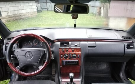 Mercedes-Benz E-Класс, 1997 год, 560 000 рублей, 11 фотография