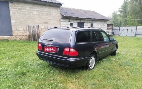 Mercedes-Benz E-Класс, 1997 год, 560 000 рублей, 4 фотография