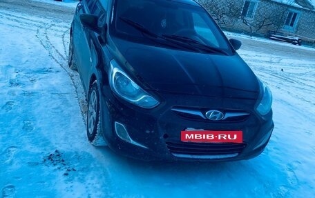 Hyundai Solaris II рестайлинг, 2011 год, 750 000 рублей, 2 фотография