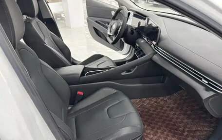 Hyundai Elantra, 2022 год, 1 556 777 рублей, 11 фотография