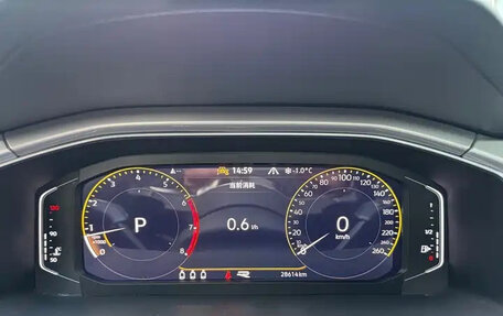 Volkswagen T-Roc I, 2022 год, 1 769 003 рублей, 12 фотография