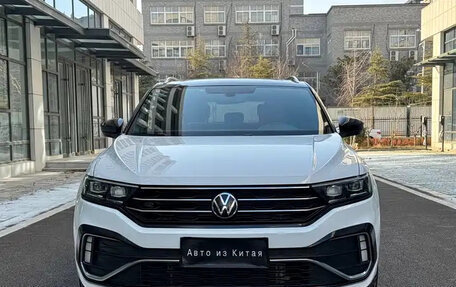 Volkswagen T-Roc I, 2022 год, 1 769 003 рублей, 2 фотография