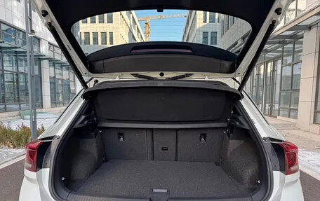 Volkswagen T-Roc I, 2022 год, 1 769 003 рублей, 23 фотография