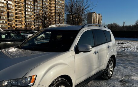 Mitsubishi Outlander III рестайлинг 3, 2010 год, 1 070 000 рублей, 6 фотография