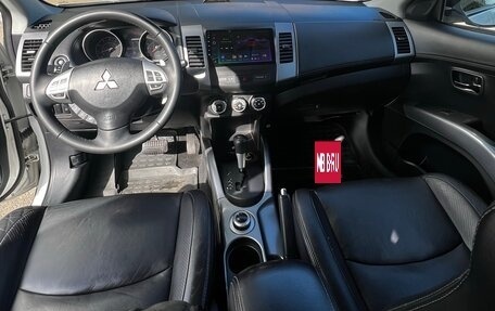 Mitsubishi Outlander III рестайлинг 3, 2010 год, 1 070 000 рублей, 9 фотография