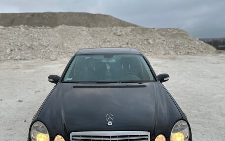 Mercedes-Benz E-Класс, 2005 год, 800 000 рублей, 9 фотография