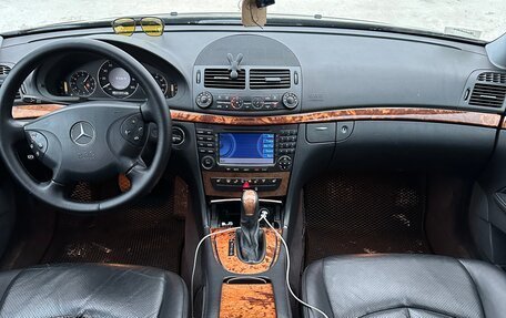 Mercedes-Benz E-Класс, 2005 год, 800 000 рублей, 13 фотография