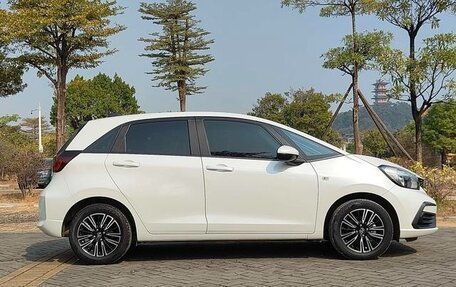 Honda Fit, 2024 год, 1 700 000 рублей, 7 фотография