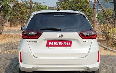 Honda Fit, 2024 год, 1 700 000 рублей, 4 фотография