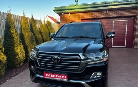 Toyota Land Cruiser 200, 2017 год, 5 800 000 рублей, 1 фотография