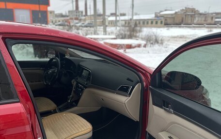 Hyundai Elantra VI рестайлинг, 2016 год, 950 000 рублей, 10 фотография