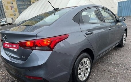 Hyundai Solaris II рестайлинг, 2018 год, 980 000 рублей, 2 фотография