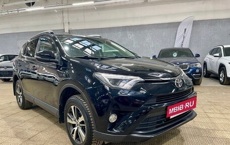 Toyota RAV4, 2019 год, 1 950 000 рублей, 3 фотография
