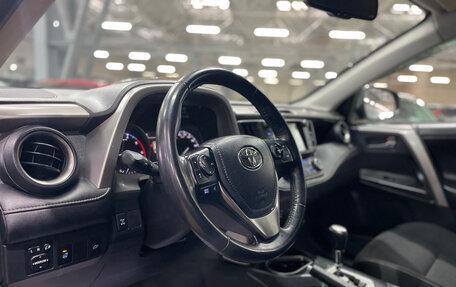 Toyota RAV4, 2019 год, 1 950 000 рублей, 16 фотография