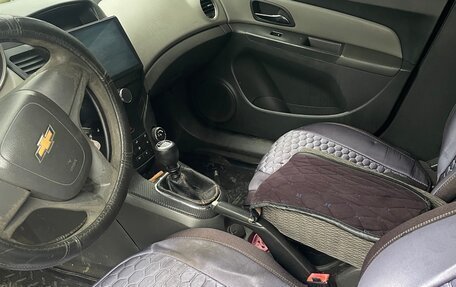 Chevrolet Cruze II, 2010 год, 380 000 рублей, 6 фотография