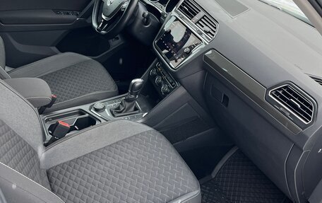 Volkswagen Tiguan II, 2018 год, 2 280 000 рублей, 15 фотография