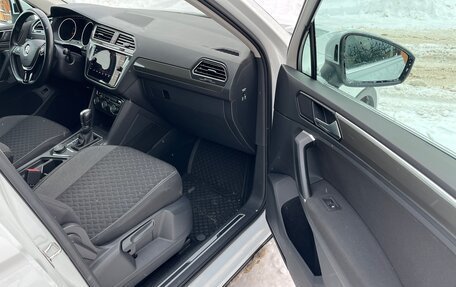 Volkswagen Tiguan II, 2018 год, 2 280 000 рублей, 14 фотография