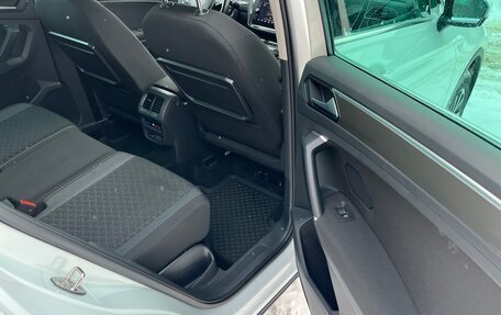 Volkswagen Tiguan II, 2018 год, 2 280 000 рублей, 13 фотография