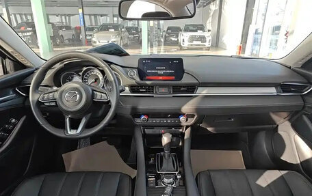 Mazda 6, 2022 год, 2 050 000 рублей, 11 фотография